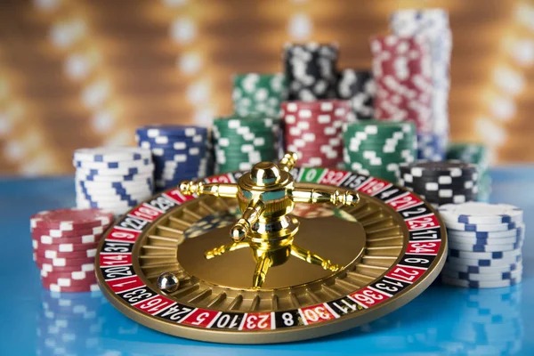 Live Casino Hold'em dealer preparing cards at halo138 studio